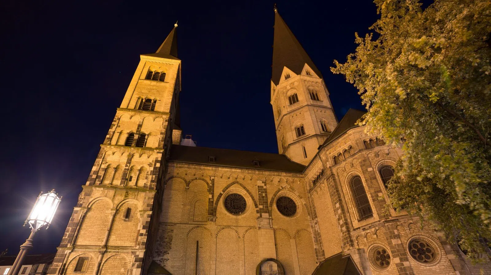 Stadtführungen im Rheinland (guiders GmbH) — Nachtwächterführung mit Fackel durch Bonn, Bonn