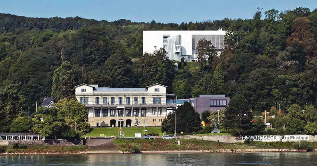 아르프 미술관 반호프 롤란트제크, 본